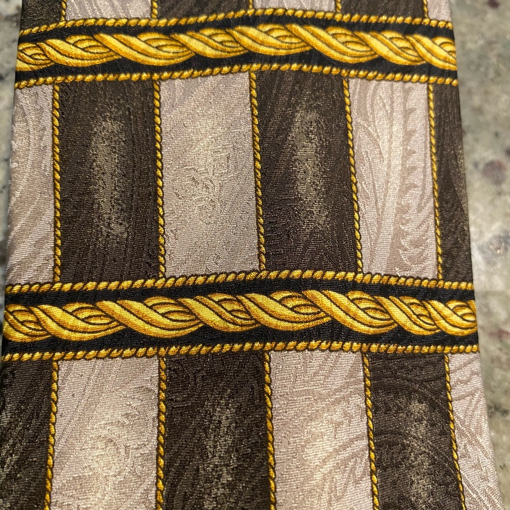 Men’s tie - Picture 2 of 3